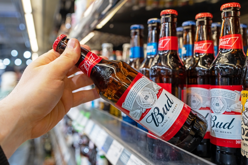 Budweiser,Beer,Bud,Bottles,On,Shelves,In,A,Supermarket.,Buyer Budweiser,Beer,Bud,Bottles,On,Shelves,In,A,Supermarket.,Buyer