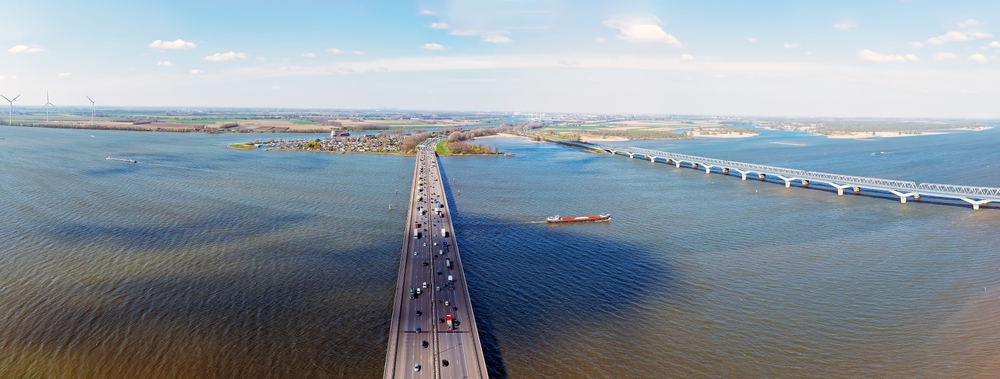 Moerdijkbruggen Moerdijkbruggen