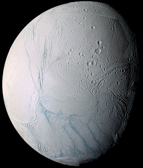 Maan Enceladus