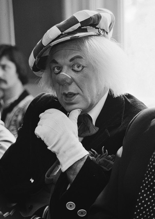 Oleg Popov