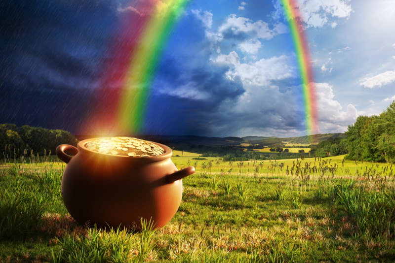 pot met goud aan het einde van de regenboog