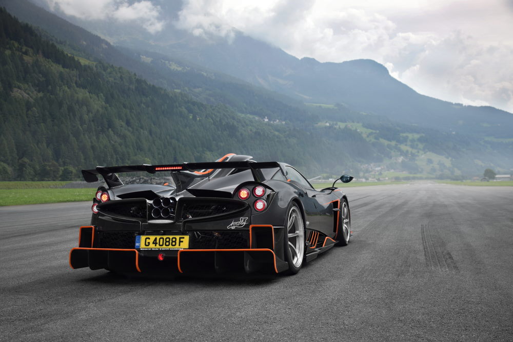Huayra van Pagani