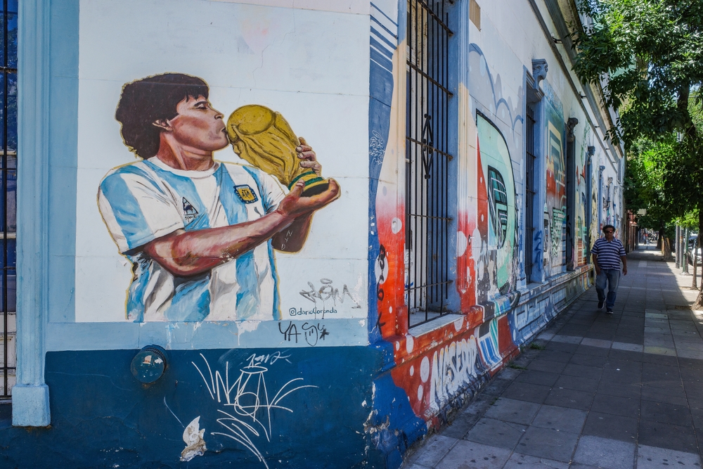 Top 10 bekendste Argentijnse voetballers aller tijden Buenos,Aires,,Argentina, ,Nov,22,,2024:,Mural,Of,Argentine
