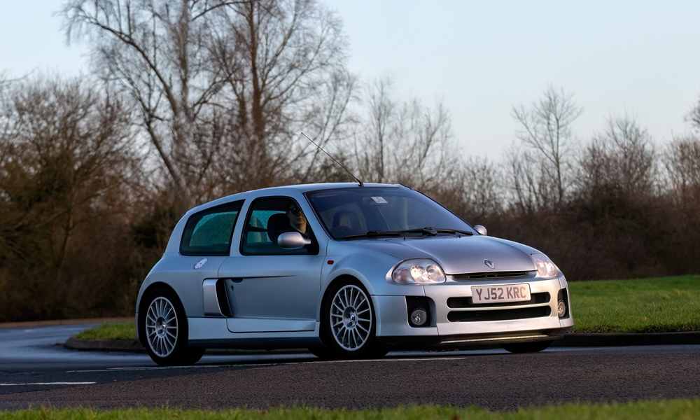 Stony,Stratford,uk,Jan,1st,2024.,2002,Silver,Renault,Clio,Sport Stony,Stratford,uk,Jan,1st,2024.,2002,Silver,Renault,Clio,Sport