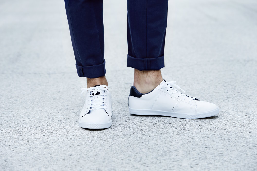 witte sneakers
