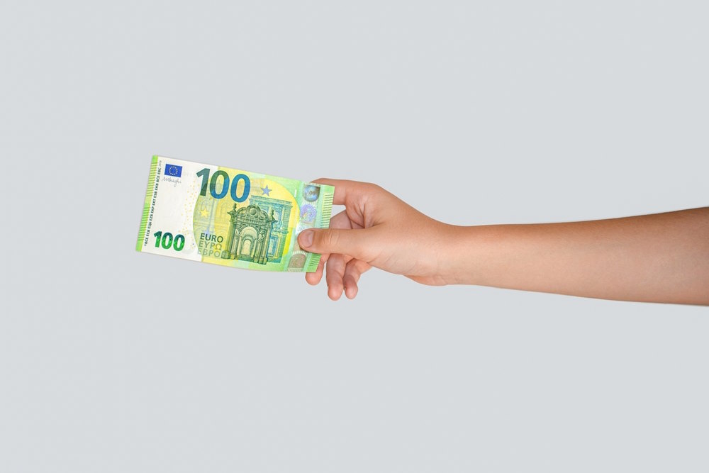 100 euro
