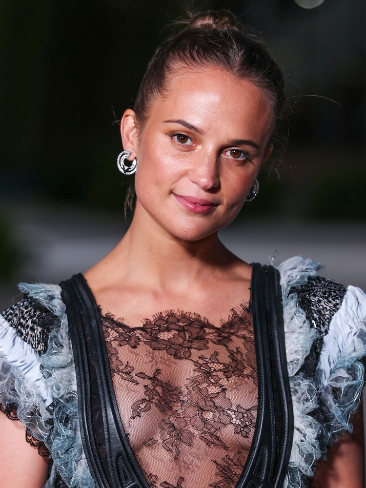Alicia Vikander