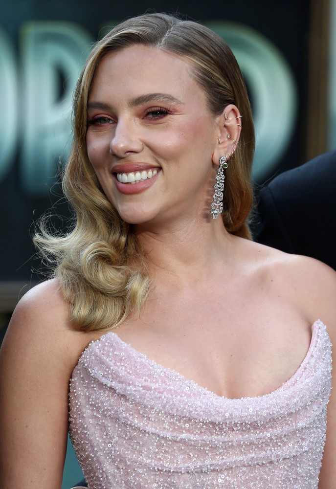 Scarlett Johansson Scarlett Johansson