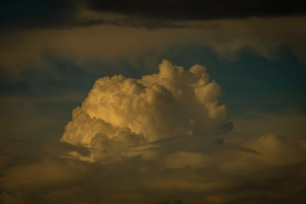 koperkleurige lucht